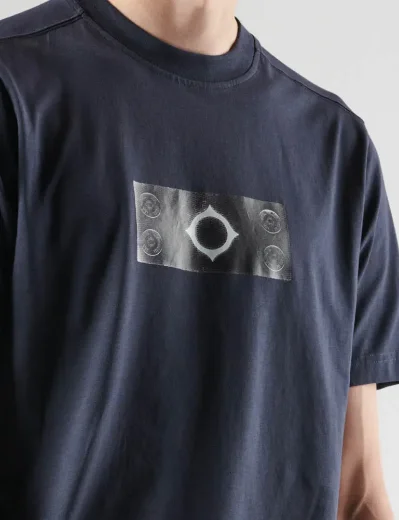 MA STRUM Trompe L'oeil Badge T-Shirt | Navy
