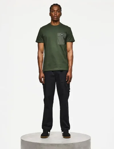 Picture of Weekend Offender Stiniva Pocket T-shirt | Black Forest Green